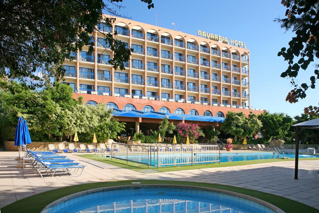 Navarria Hotel