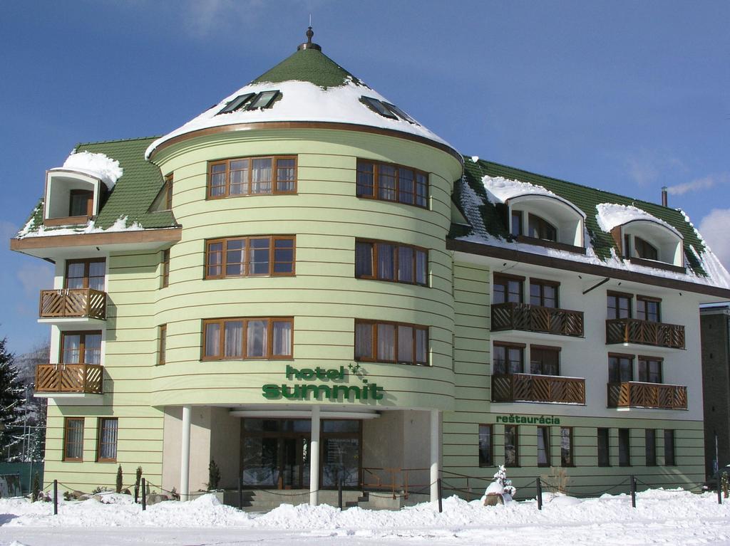 Hotel Summit