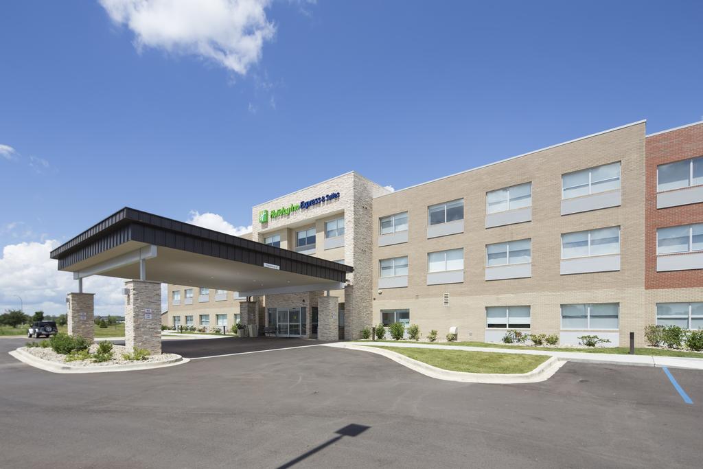 Holiday Inn Express and Suites  Rochester Hills-Detroit Area