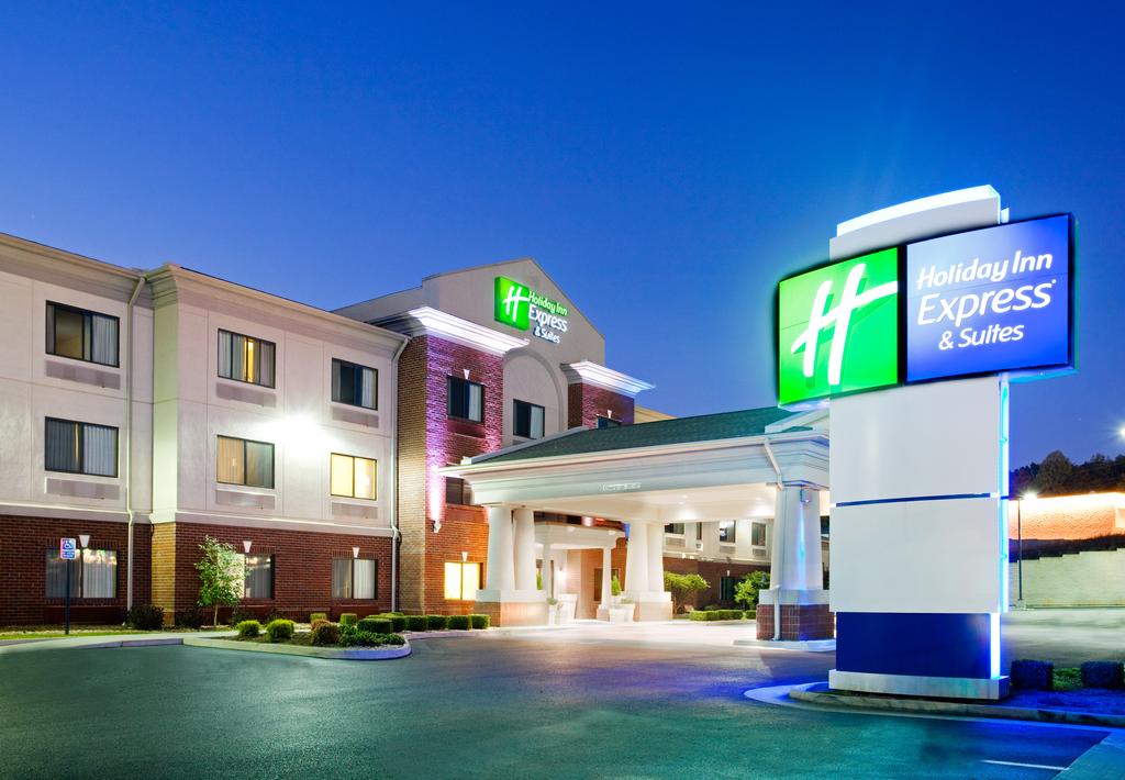 Holiday Inn Express and Suites Rocky Mount Smith Mountain Lake