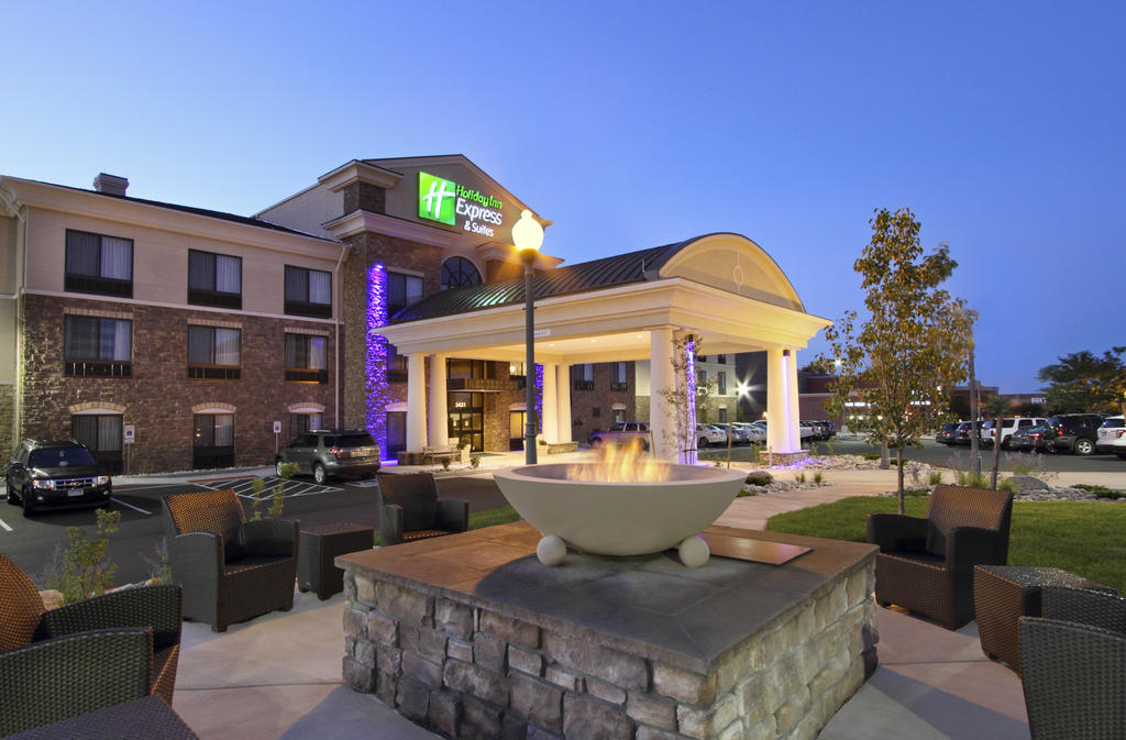 Holiday Inn Express and Suites Colorado Springs First and Main