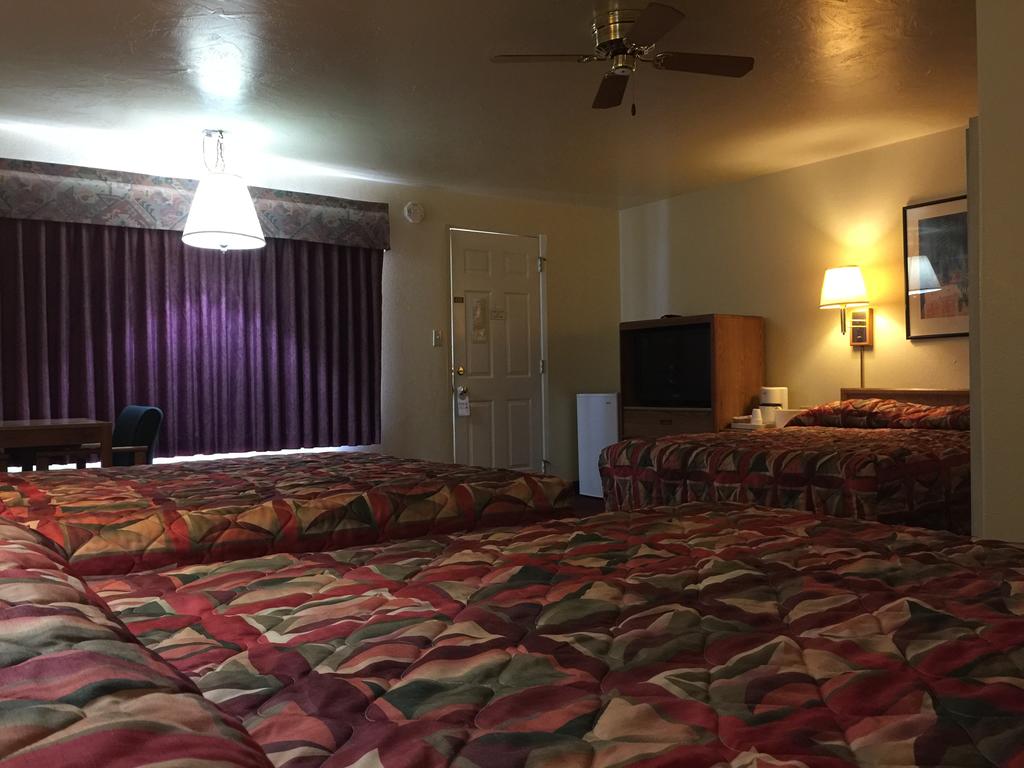 Kiva Motel