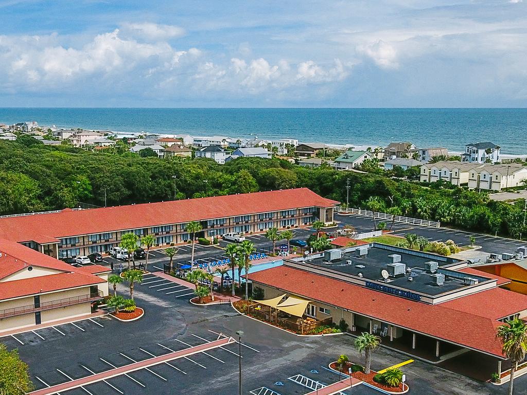 Days Inn and Suites - the Beach - Amelia Island