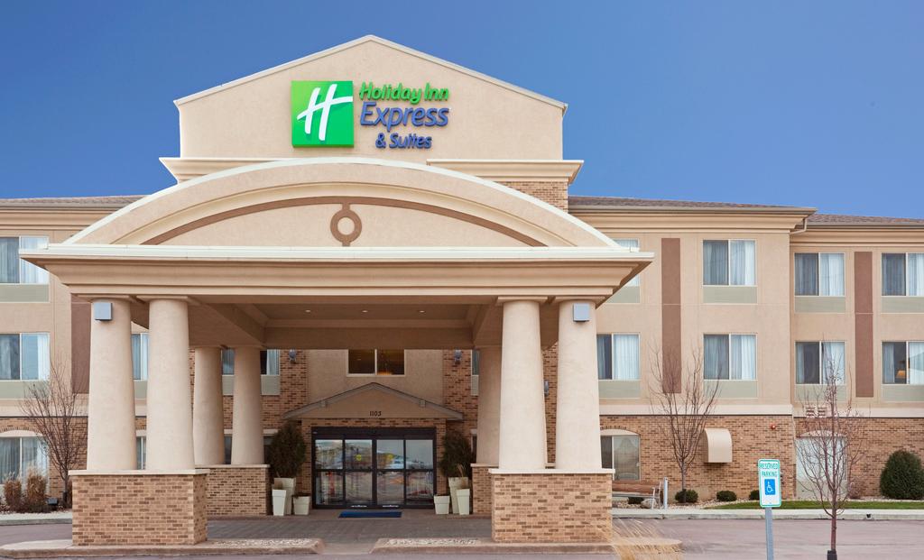 Holiday Inn Exp Stes Brandon