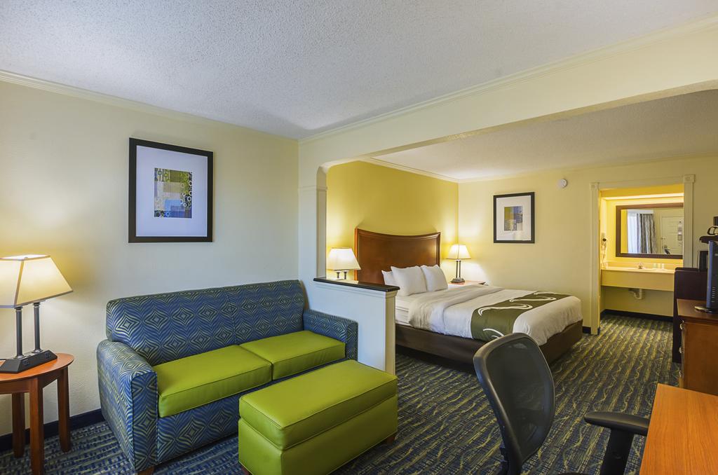 Quality Inn and Suites Civic Center