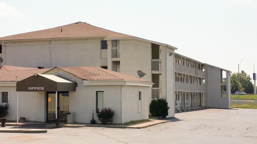 Motel 6 Blue Springs