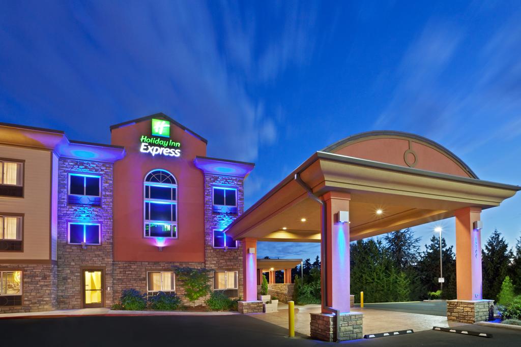 Holiday Inn Express Tigard