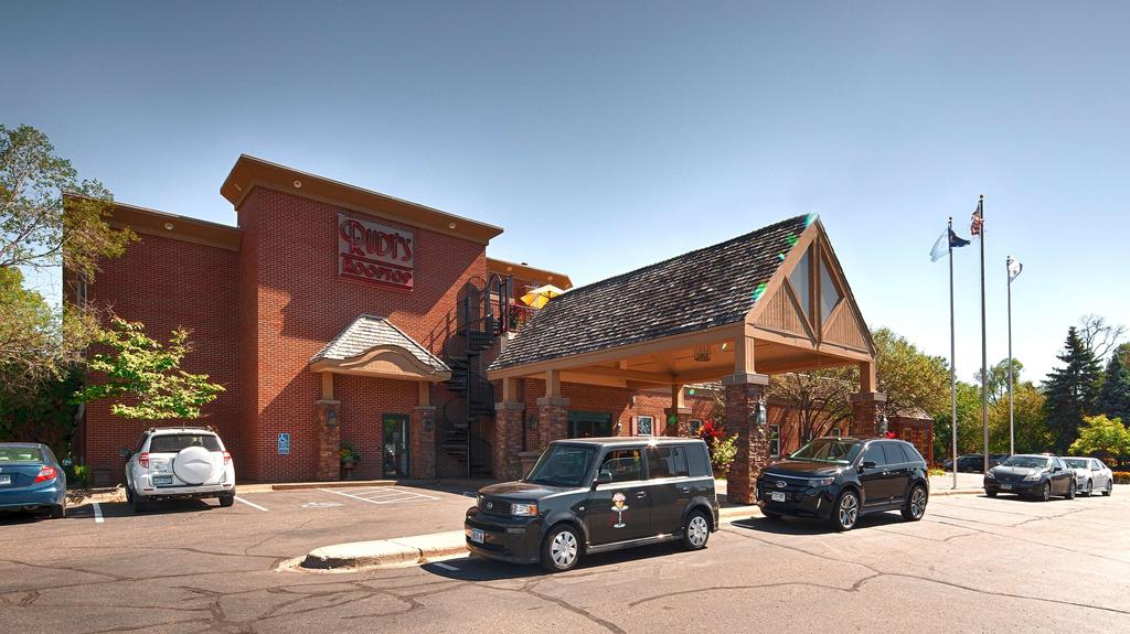 BEST WESTERN PLUS White Bear Country Inn