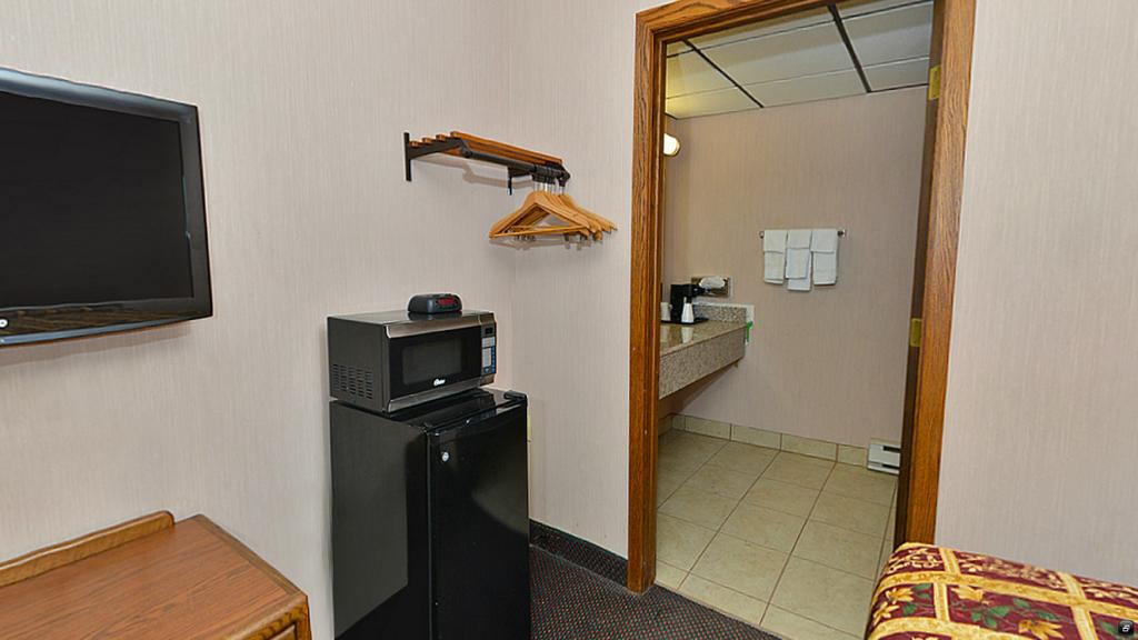 Americas Best Value Inn Devils Lake