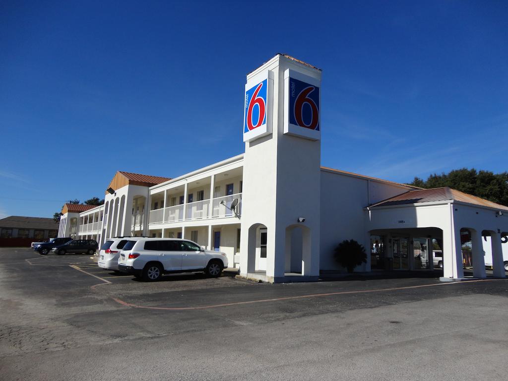 Motel 6 Round Rock