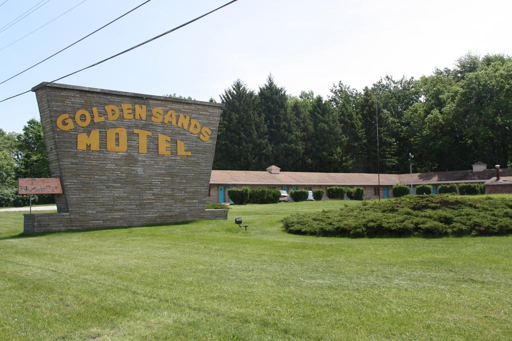 Golden Sands Motel