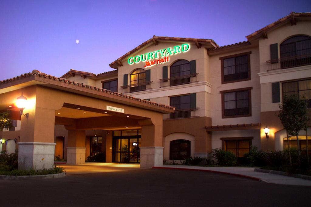 Courtyard Thousand Oaks Ventura County