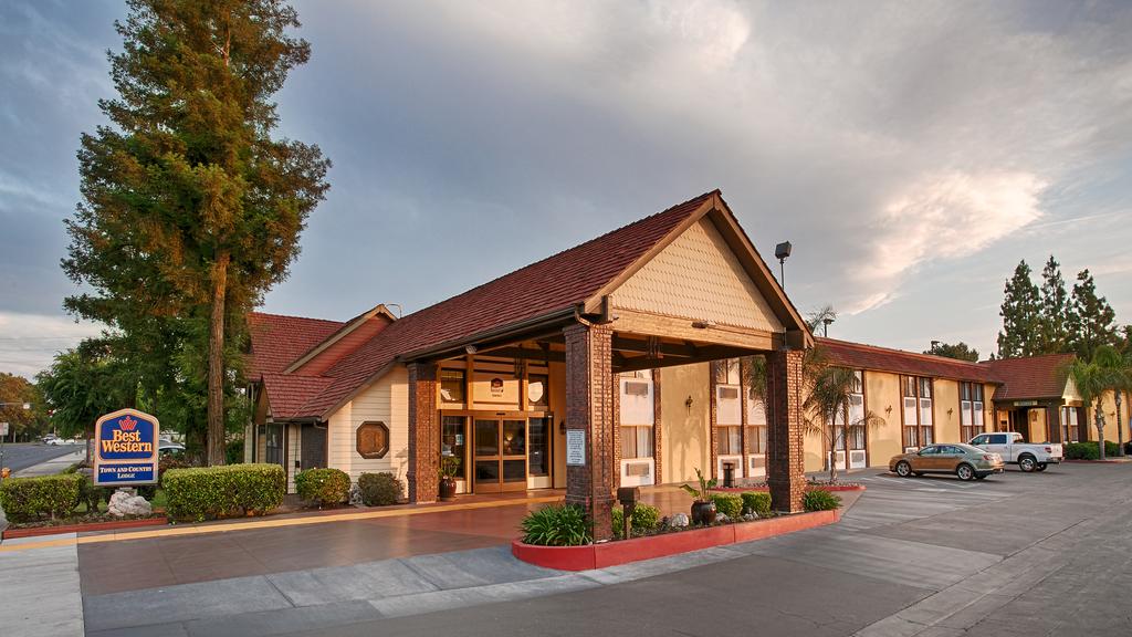 BEST WESTERN Town and Country Lodge