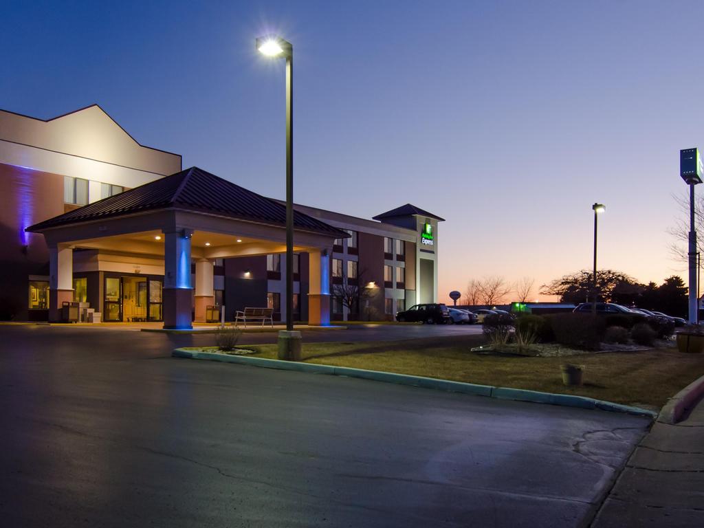 Country Inn and Suites By Carlson - Mt Pleasant-Racine West - WI