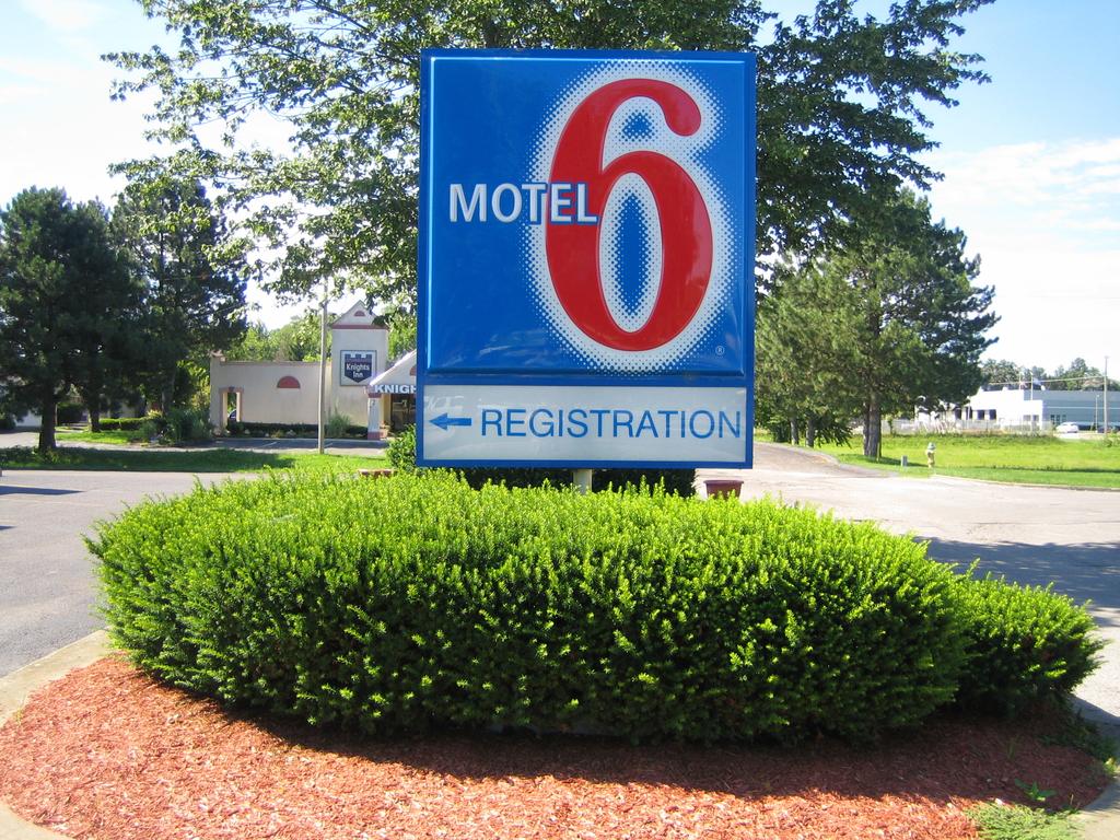 Motel 6 Columbus IN