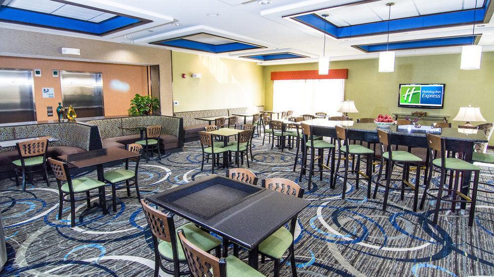 Holiday Inn Express and Suites Elkton -Newark S-UD Area