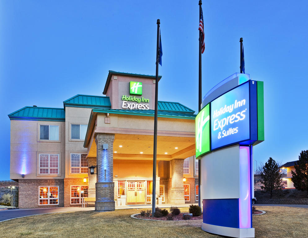 Holiday Inn Express And Stes