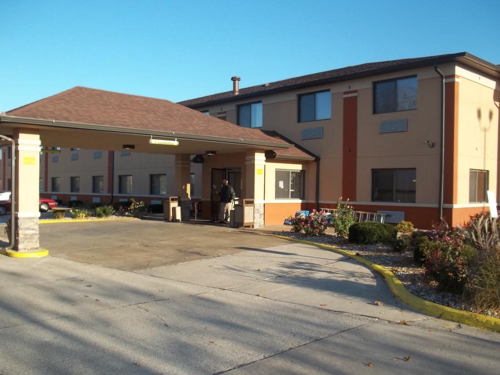 Baymont Inn and Suites Waterloo