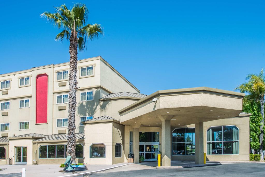 Ramada West Sacramento Hotel and Suites