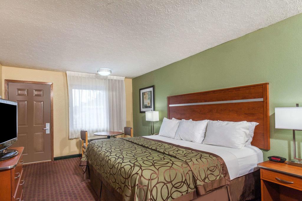 Baymont Inn and Suites Pigeon Forge