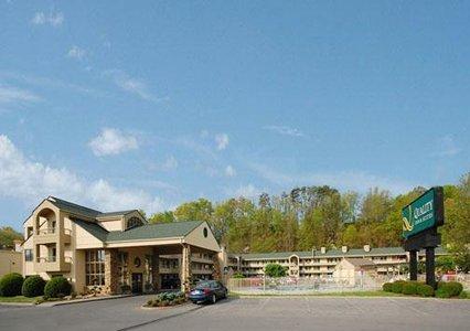 Quality Inn and Suites - Dollywood Lane