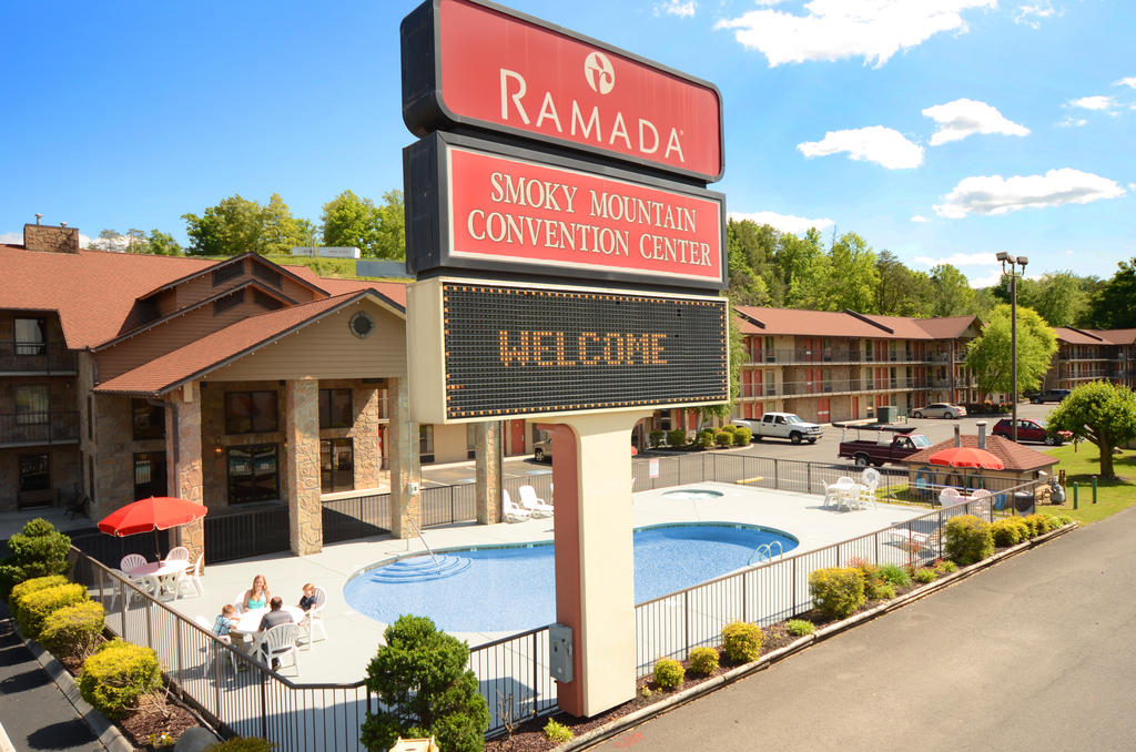 Ramada Pigeon Forge South