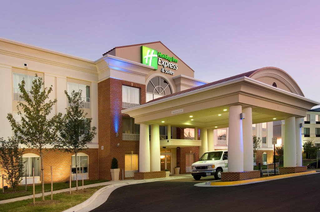 Holiday Inn Express Suites Alexandria