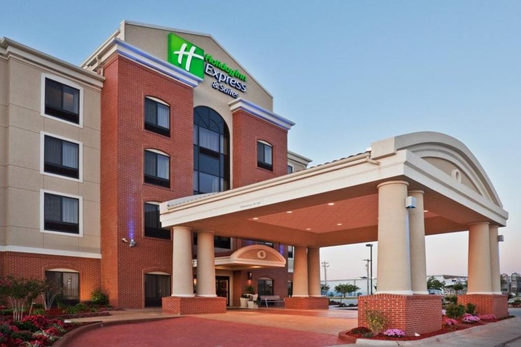 Holiday Inn Express and Suites Carlisle - Harrisburg Area