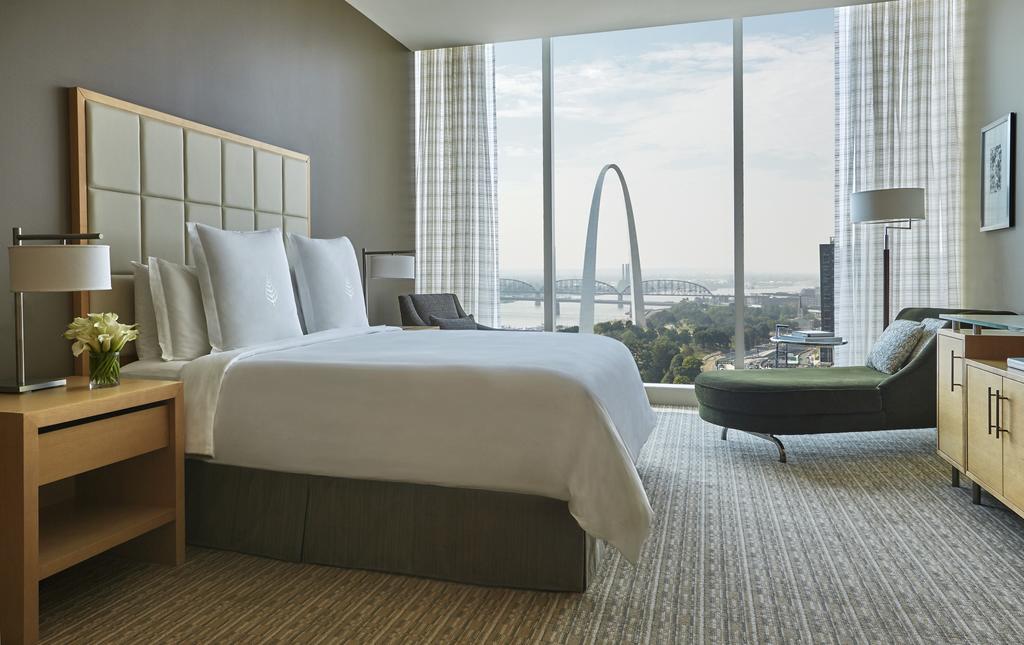 Four Seasons Hotel St Louis