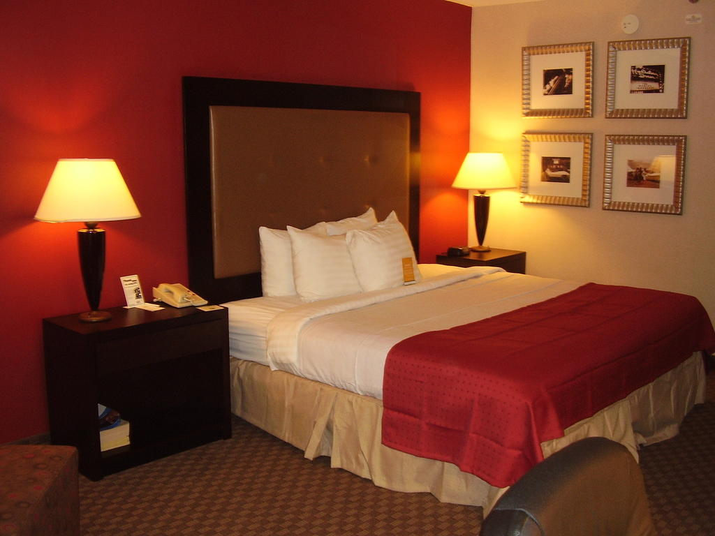 Holiday Inn Hotel and Suites Raleigh-Cary