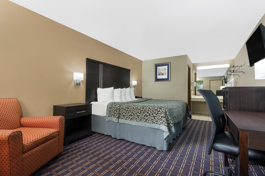 Days Inn Maumee Toledo