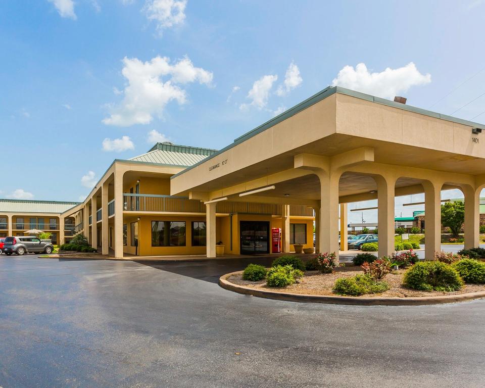 Econo Lodge Inn and Suites Montgomery