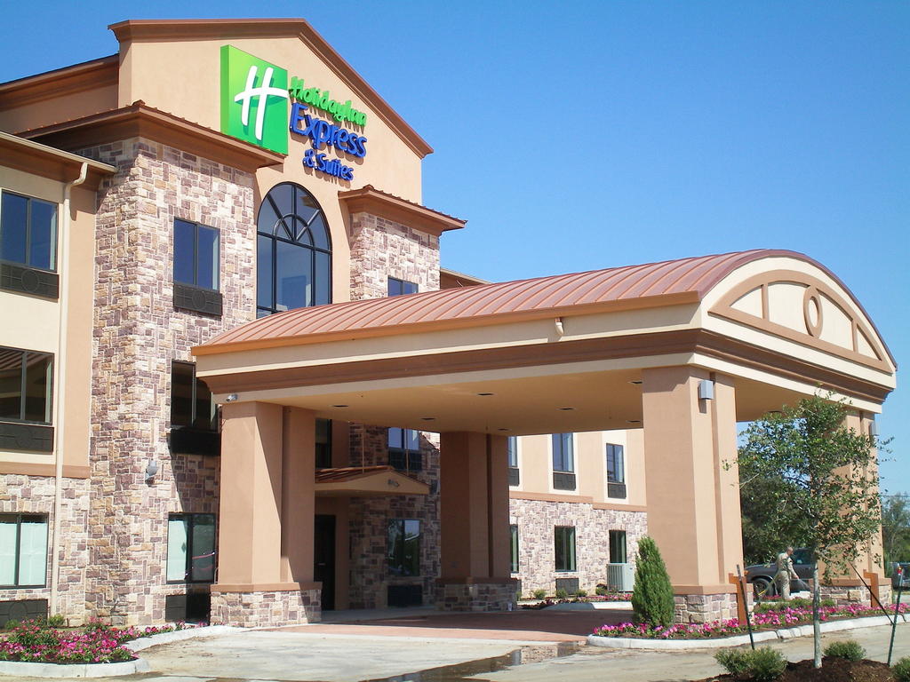 Holiday Inn Express Suites Mineral Wells