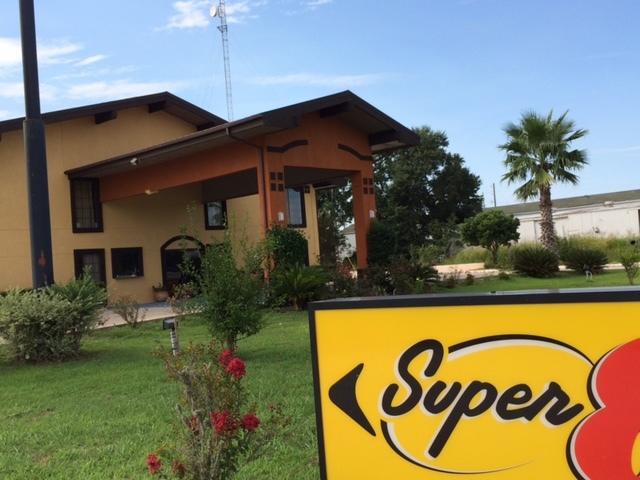 Super 8 Motel Kinder