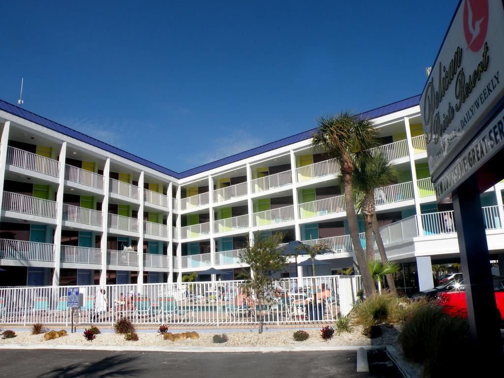 Pelican Pointe Hotel