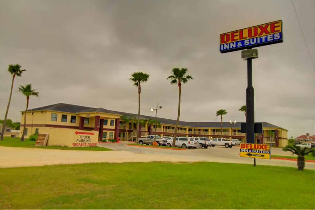 Deluxe Inn and Suites