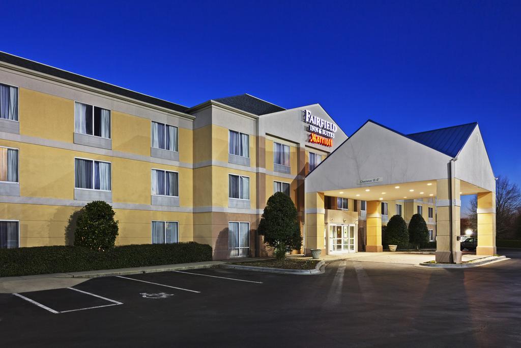 Fairfield Inn and Suites Charlotte Arrowood