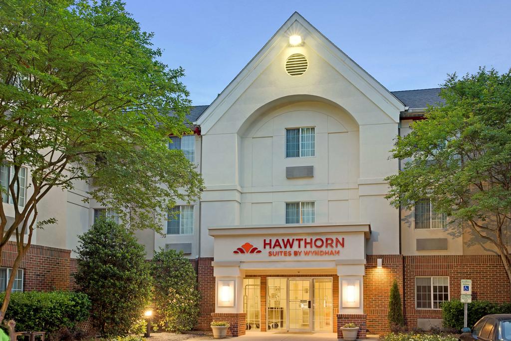 Hawthorn Suites by Wyndham Charlotte - Executive Park