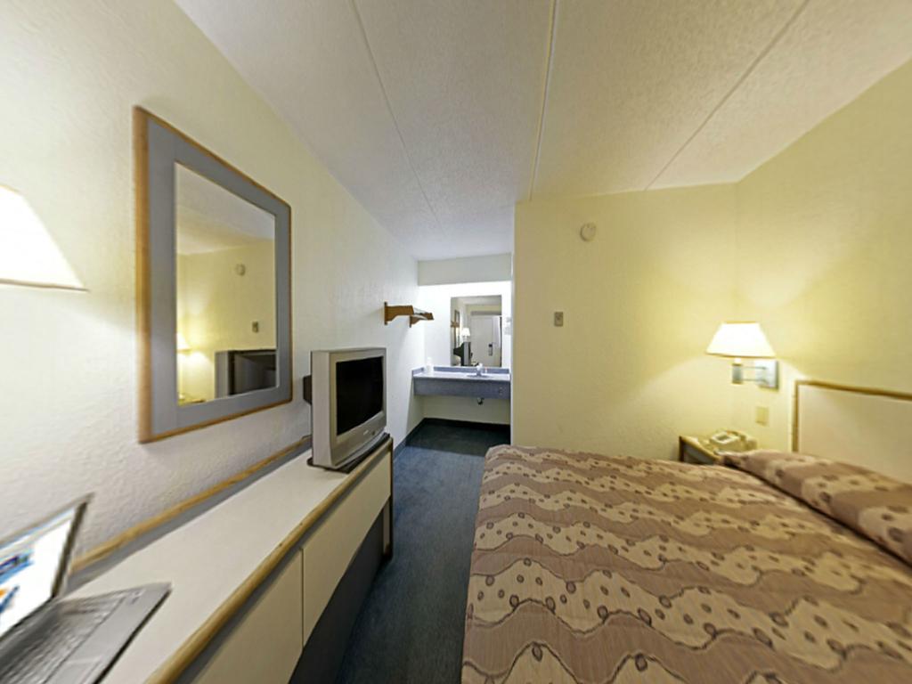 Travel Inn - Charlotte