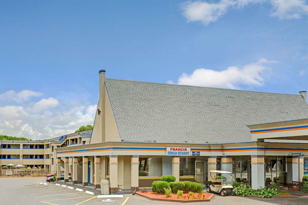 Days Inn Charlotte North