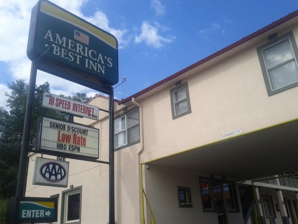 Americas Best Inn Calhoun