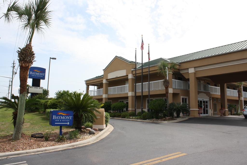 Baymont Inn and Suites Crestview