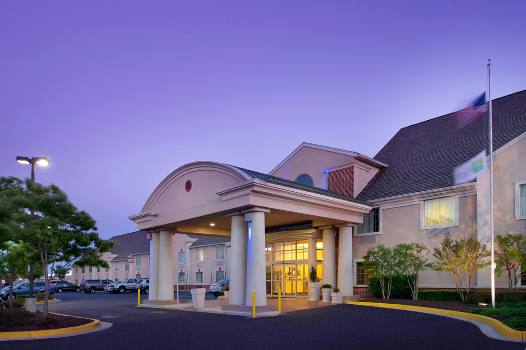 Holiday Inn Express Suites Annapolis