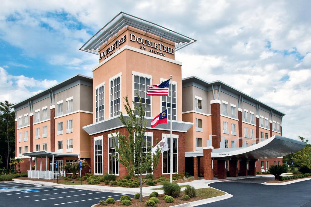 DoubleTree by Hilton Savannah Airport