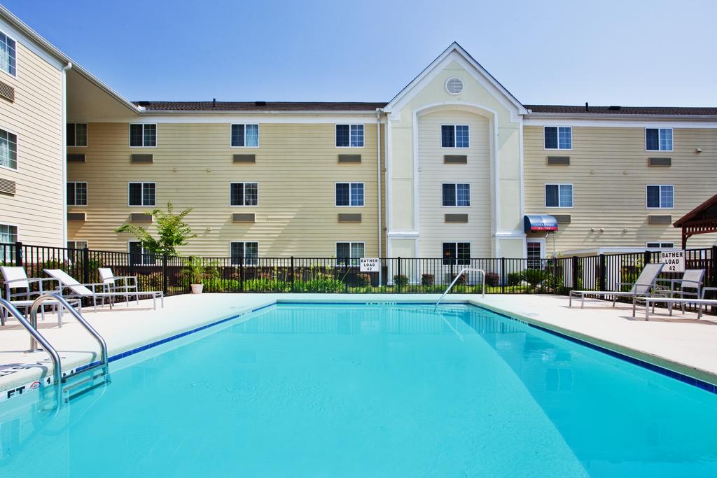 Candlewood Suites Savannah Airport