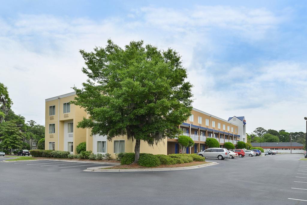 Baymont Inn and Suites Savannah Midtown