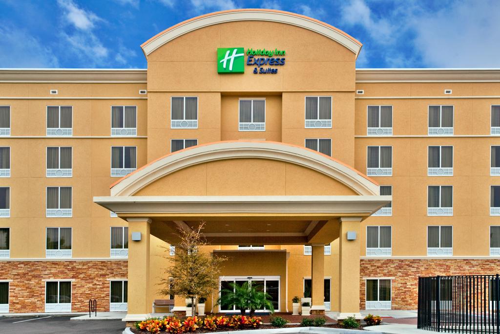 Holiday Inn Exp Stes Largo Clw