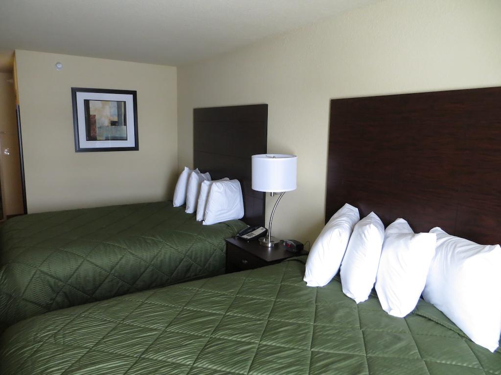 Cobblestone Inn And Suites