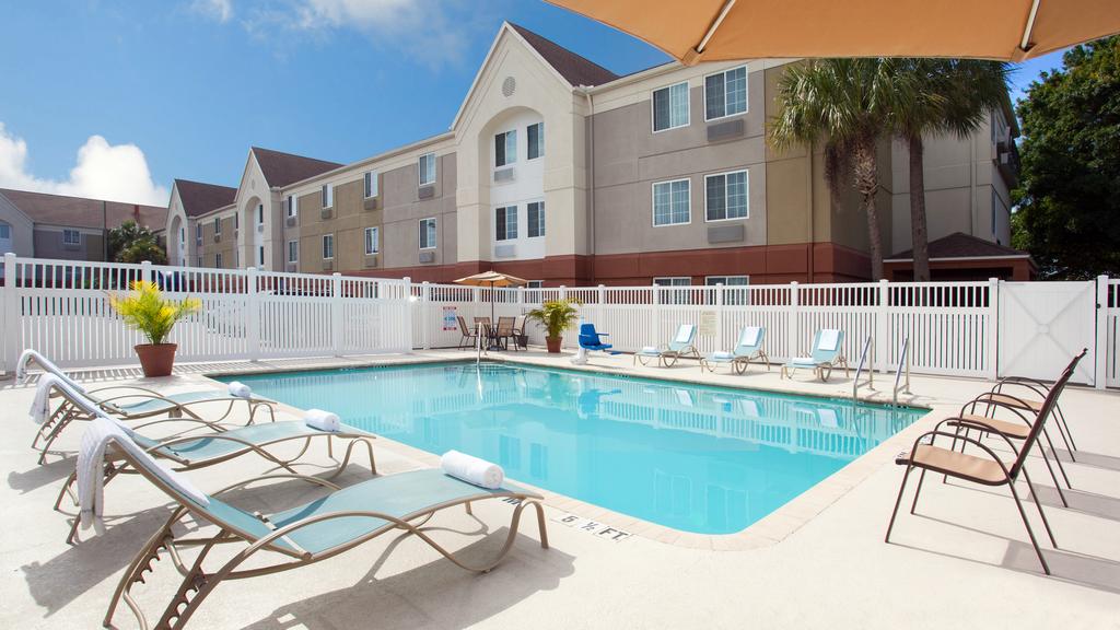 Candlewood Suites Clearwater