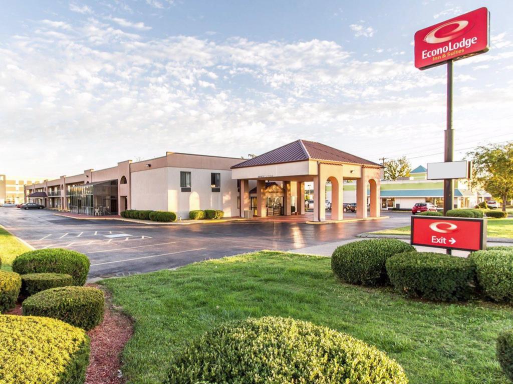 Econo Lodge and Suites Clarksville